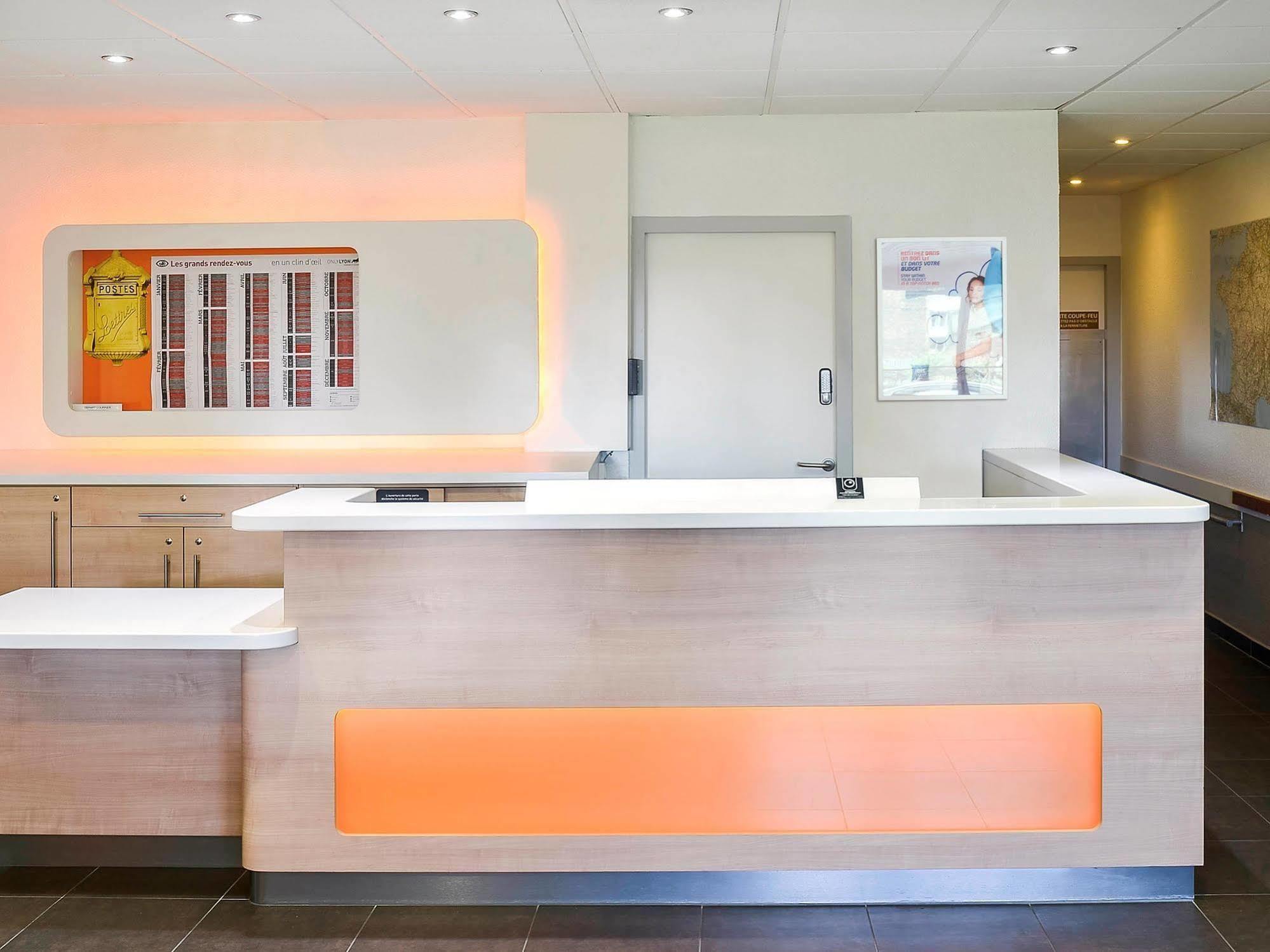 Hotel Ibis Budget Lyon Sud Saint-Fons A7 Eksteriør bilde